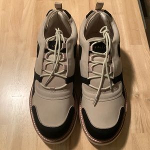 NWOB Marcus Alexander Barlow Sneaker. Black/Bone.  Size 9